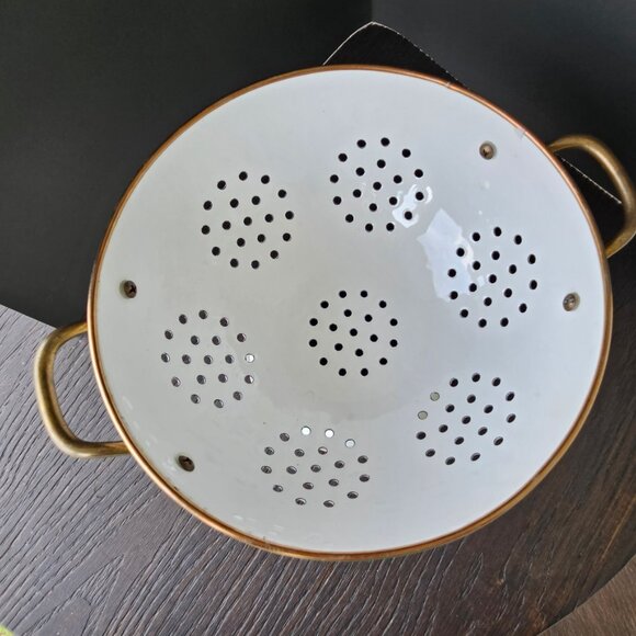 Tabletops Unlimited Enameled Fruit Designed Collander - Picture 4 of 9